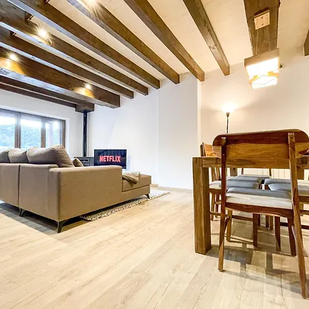 Encant Muntanyes, Casa Amb Vistes A *